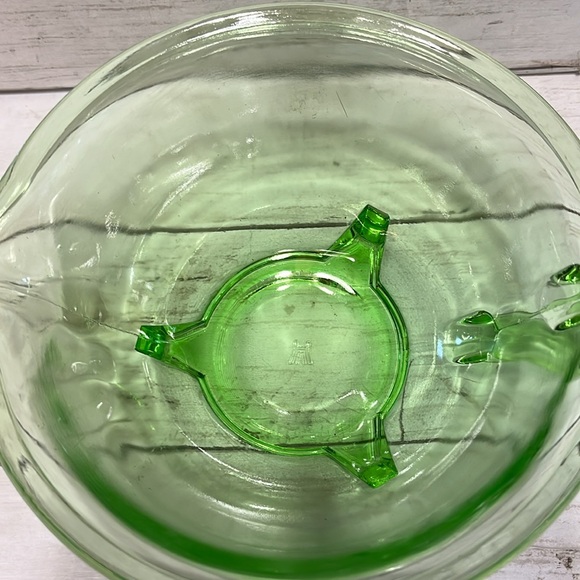 1930s vintage green depression glass batter pitcher mixing bowl, Hazel Atlas - Picture 6 of 9